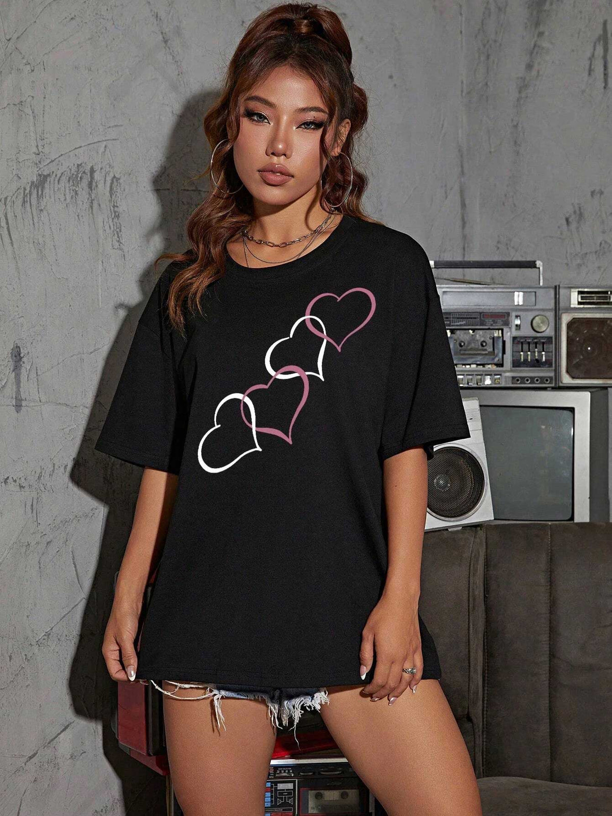 Woman's Black Four Heart Printed Oversized T-shirt